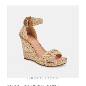 Dolce Vita Nilton Heels in Lt Natural Raffia